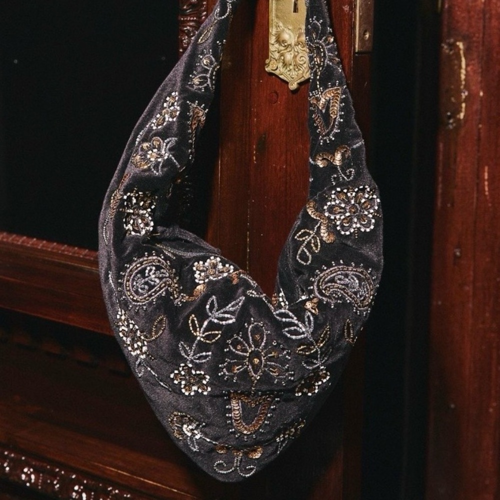 Free People Velvet Bag with Embroidery in Black. Brand new! - Picture 2 of 9
